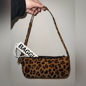 BAGGU Nylon Pochette Shoulder Bag NWT